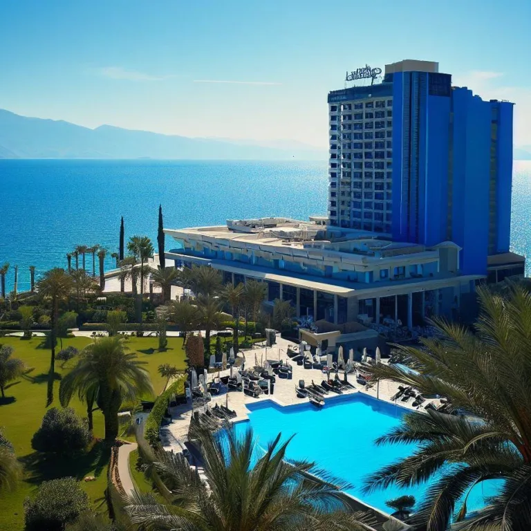 Hotel Phoenicia Blue View